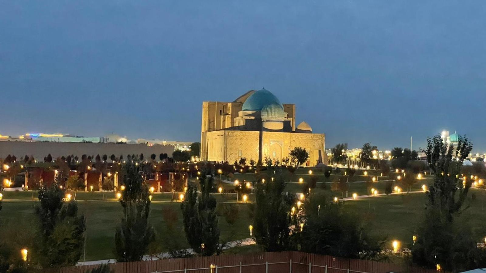 Yassy Hotel, Turkistan Eksteriør bilde